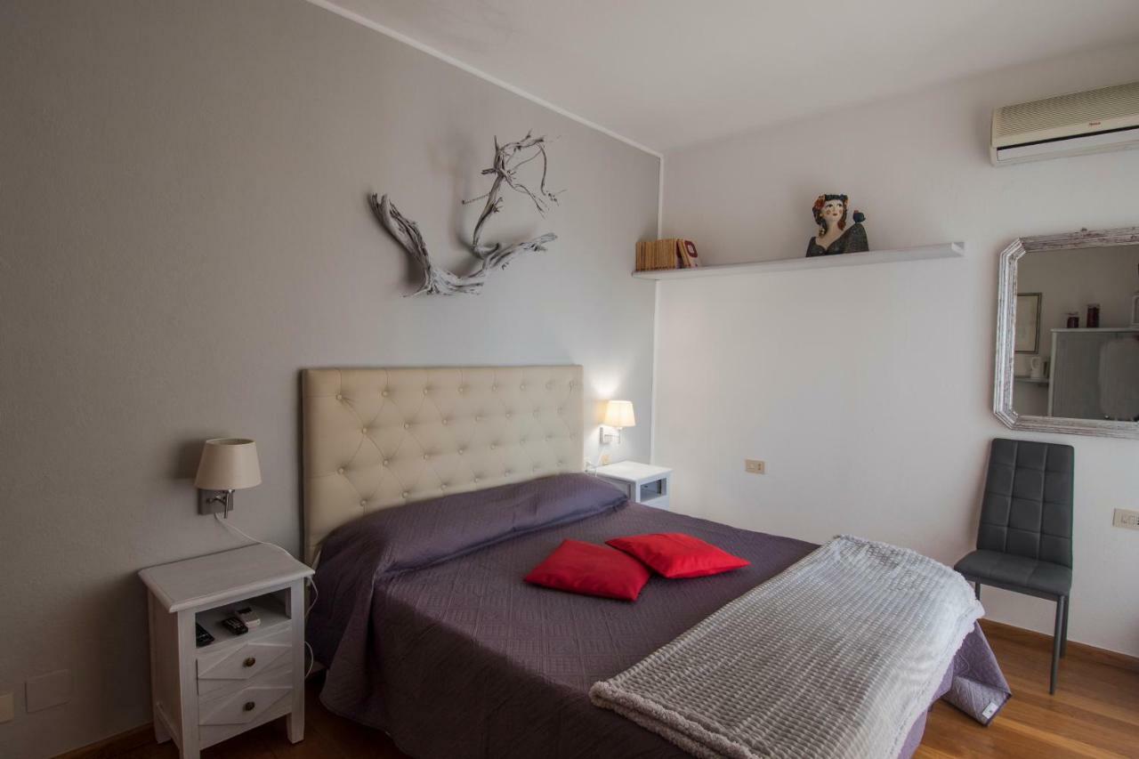サンタ・テレーザ・ガッルーラ La Chicca Di Francesca Bed & Breakfast エクステリア 写真