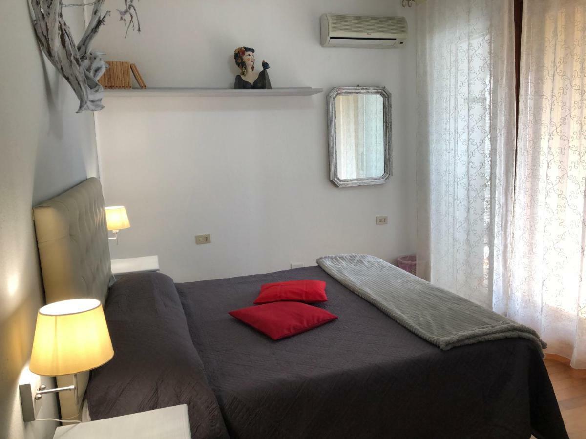 サンタ・テレーザ・ガッルーラ La Chicca Di Francesca Bed & Breakfast エクステリア 写真