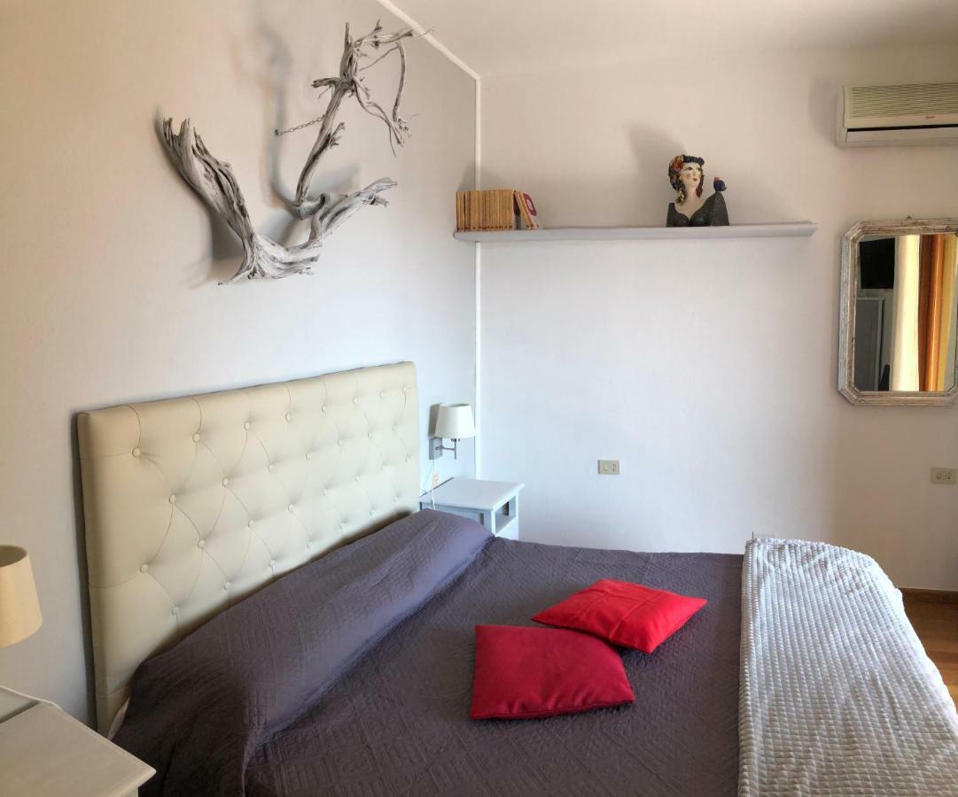 サンタ・テレーザ・ガッルーラ La Chicca Di Francesca Bed & Breakfast エクステリア 写真